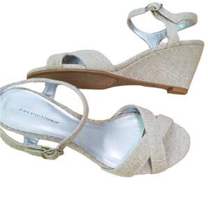 ✨Gold Nude Wedge Sandals✨
